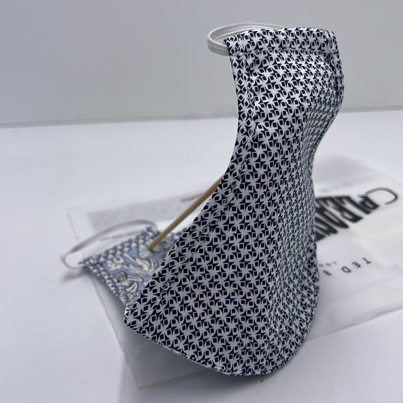 TED BAKER LONDON Reversible Reusable FACE MASK 
NWT 
OS - Picture 14 of 16